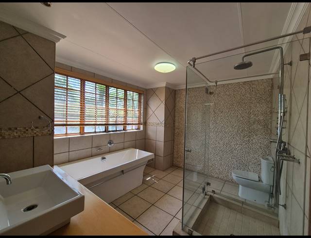 4 BEDROOM HOUSE FOR SALE IN VANDERBIJLPARK SW 5